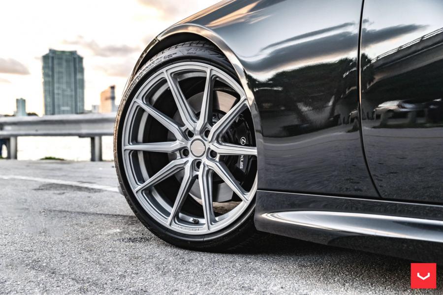 Детали экстерьера Lexus LC500 on Vossen Wheels (HF-3) 2019 года  (фото 7 из 42)